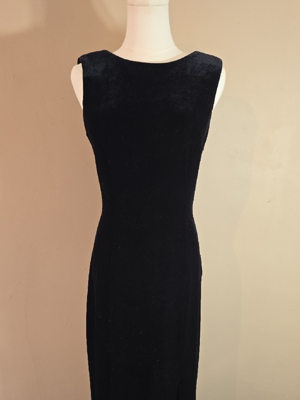 Betsy & Adam Black Velvet Cowl-Back Evening Gown - Picture 5 of 17